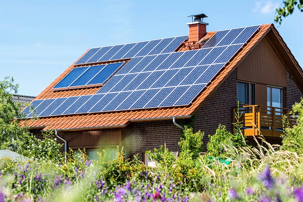 How Many Solar Panels to Power House: Ultimate Guide 2023